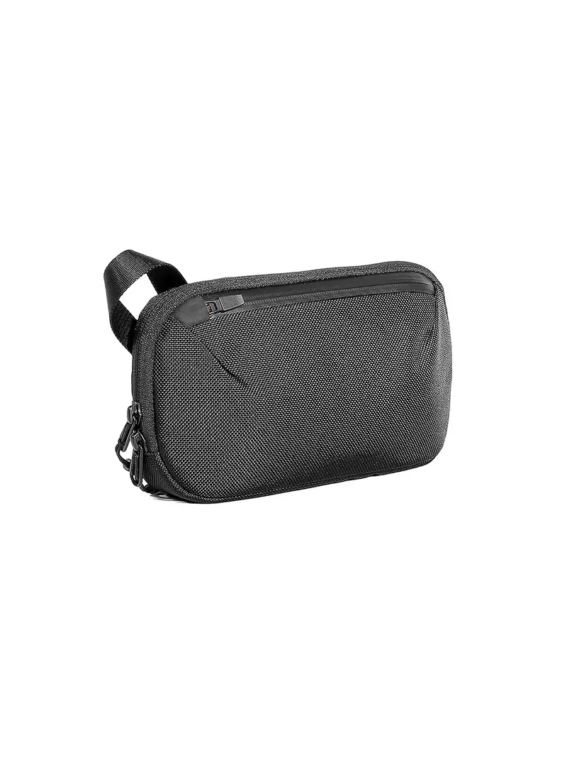 Aer Slim Pouch Black 1
