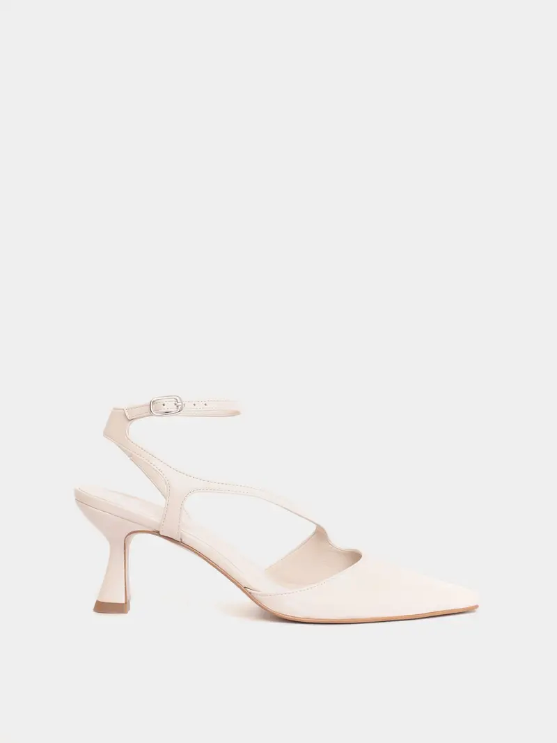 Almeria Cream Heel 1