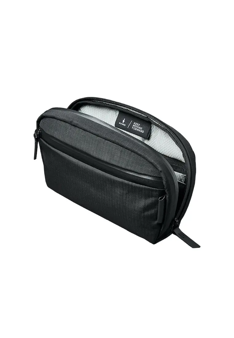 Alpaka Toiletry Bag 1