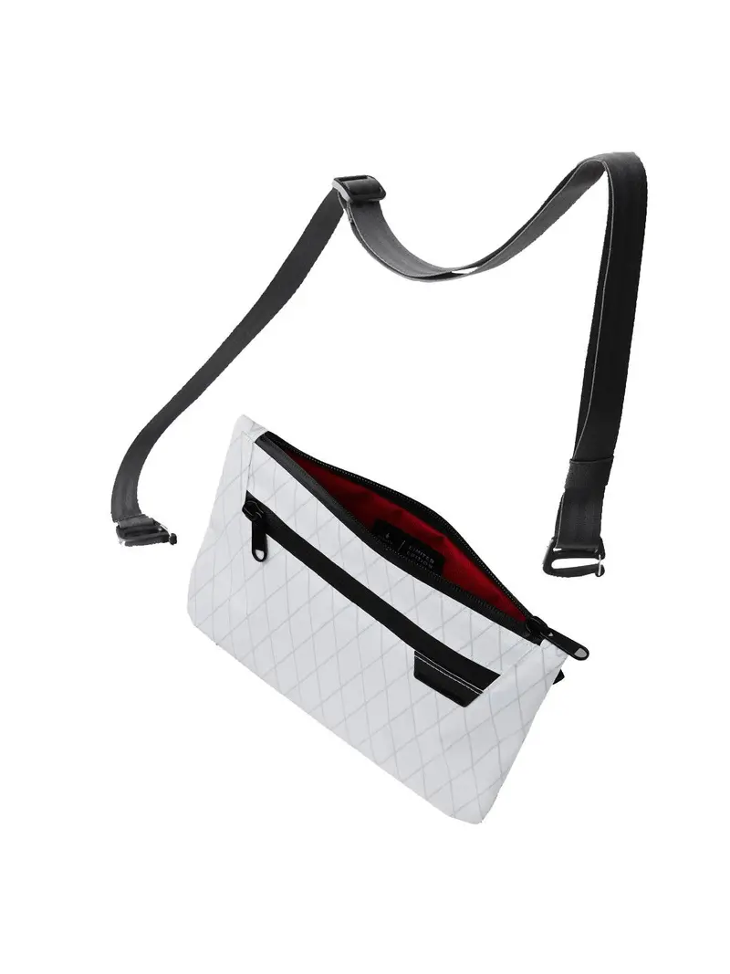 Alpaka Zip Pouch Max Limited Edition Arctic White 1