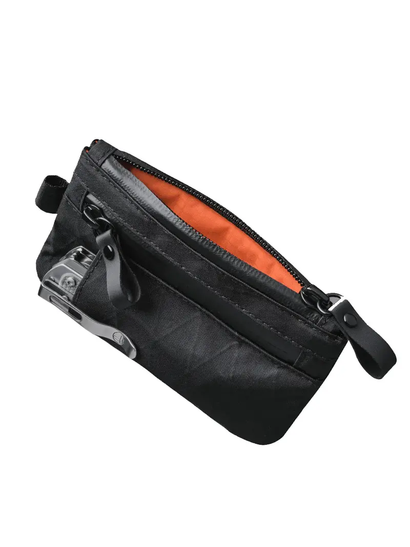 Alpaka Zip Pouch Pro 1