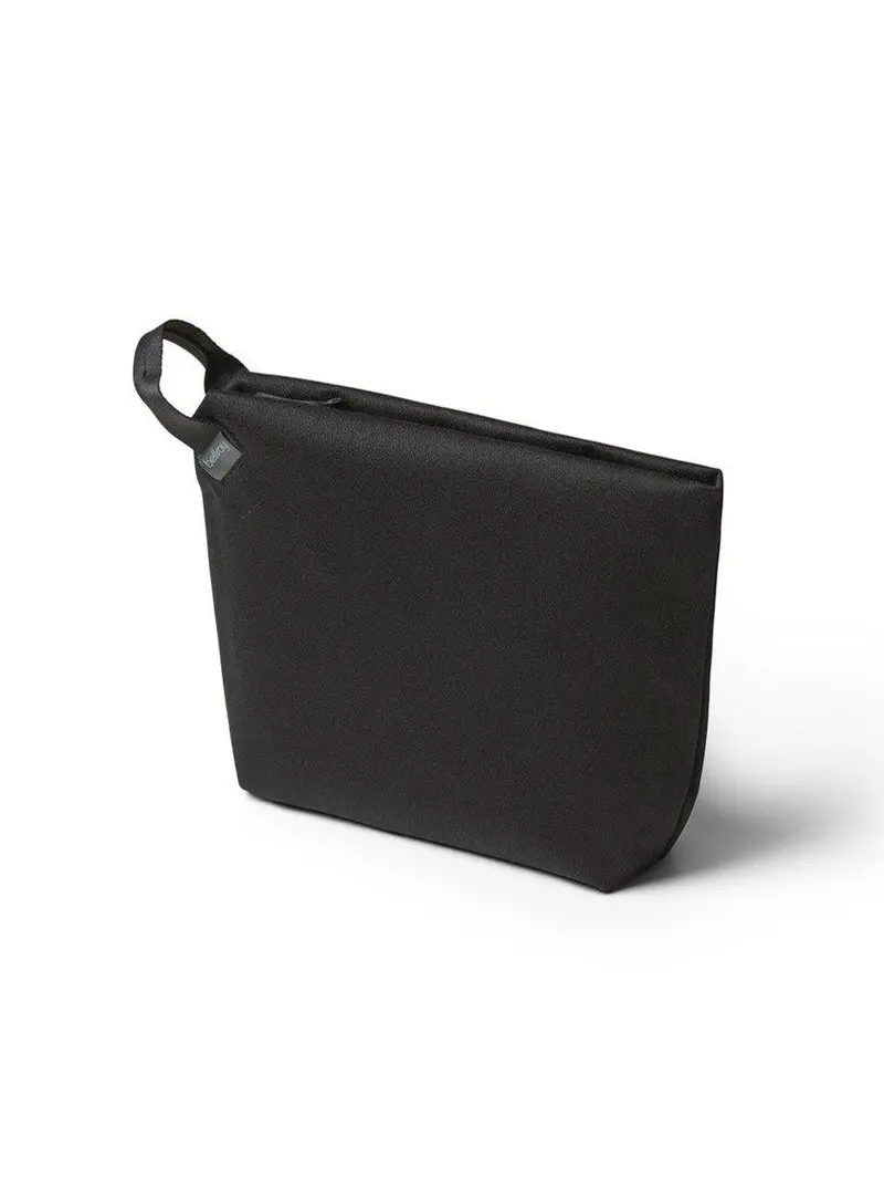 Bellroy Standing Pouch Plus Melbourne Black 1