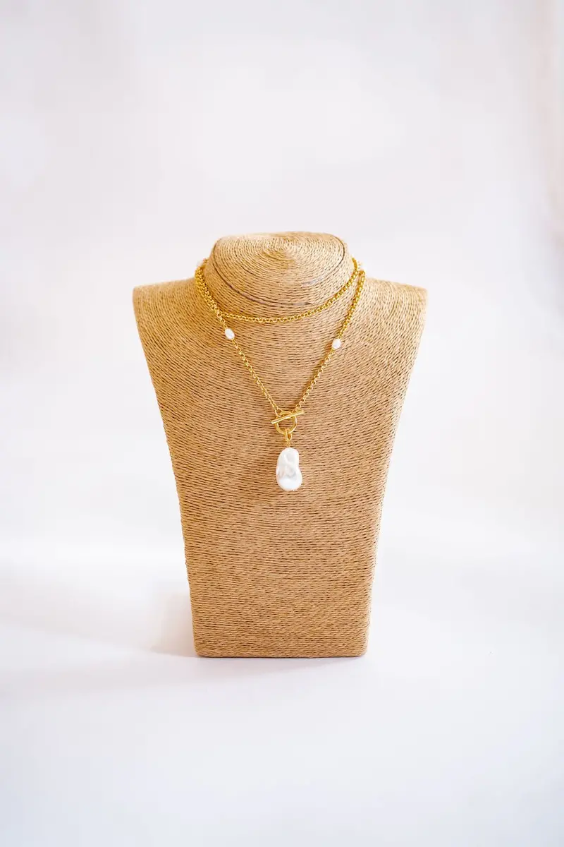 Betsy Necklace - 18K Gold Plating And Freshwater Pearls 1