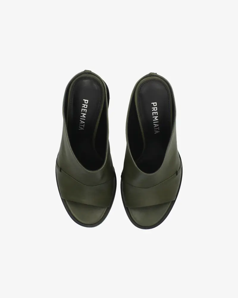Calfskin Embedded Heel Sabot M7001a 3