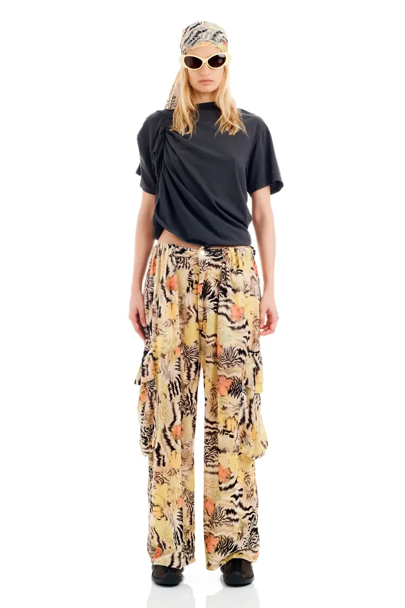 Charcoal Amaryllis Tee 1