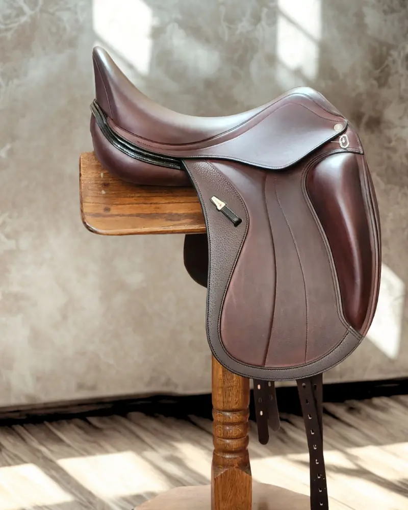 Equipe Glamour Custom E-Carbon Dressage Saddle - Size 17 Med +1+1.5 Mono 1