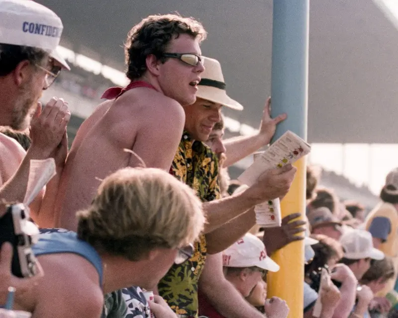 Fans Watch Swale's Last Race 1