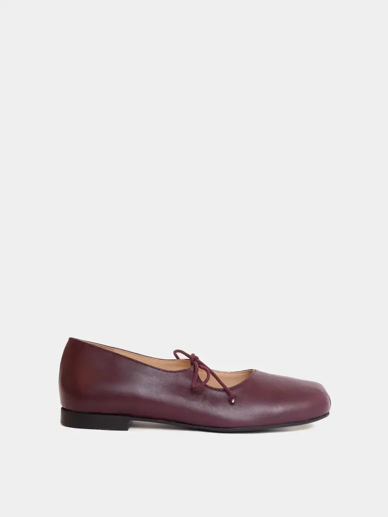 Gaia Bordeaux Ballerina 1