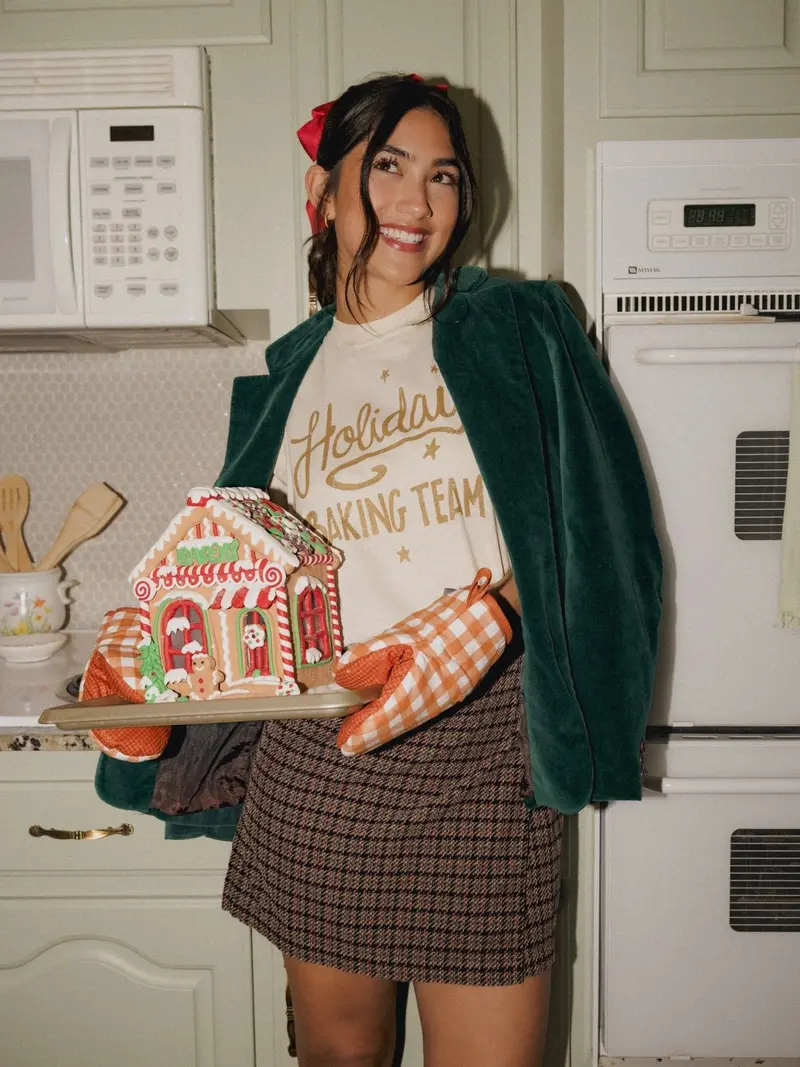 Holiday Baking Team 25 Ivory Cc Tee 1