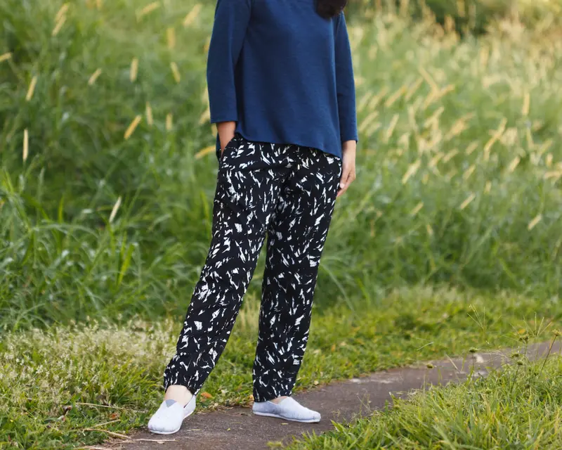 Itch To Stitch Tierras Woven Joggers - Printed Copy Shop (+£7.00) 1