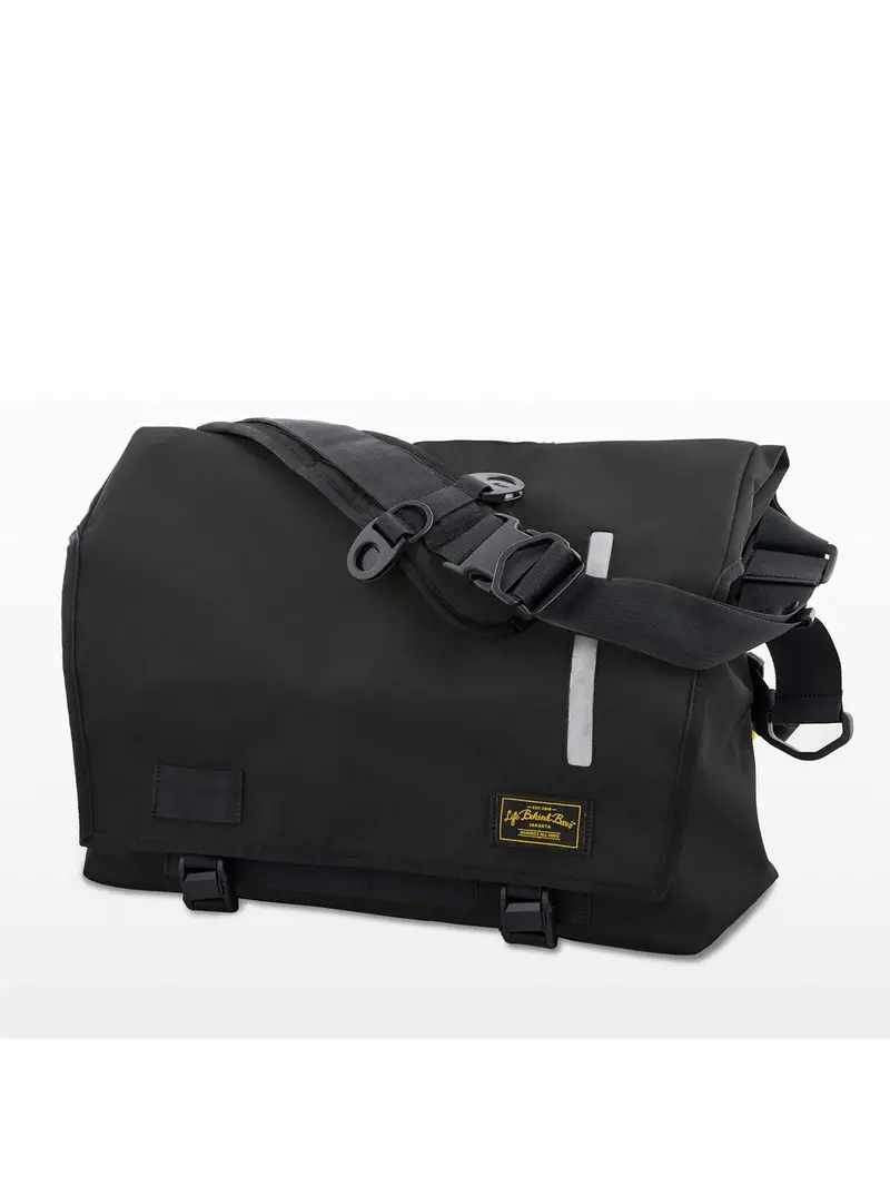 Life Behind Bars The Echelon M 32L Messenger Black 1