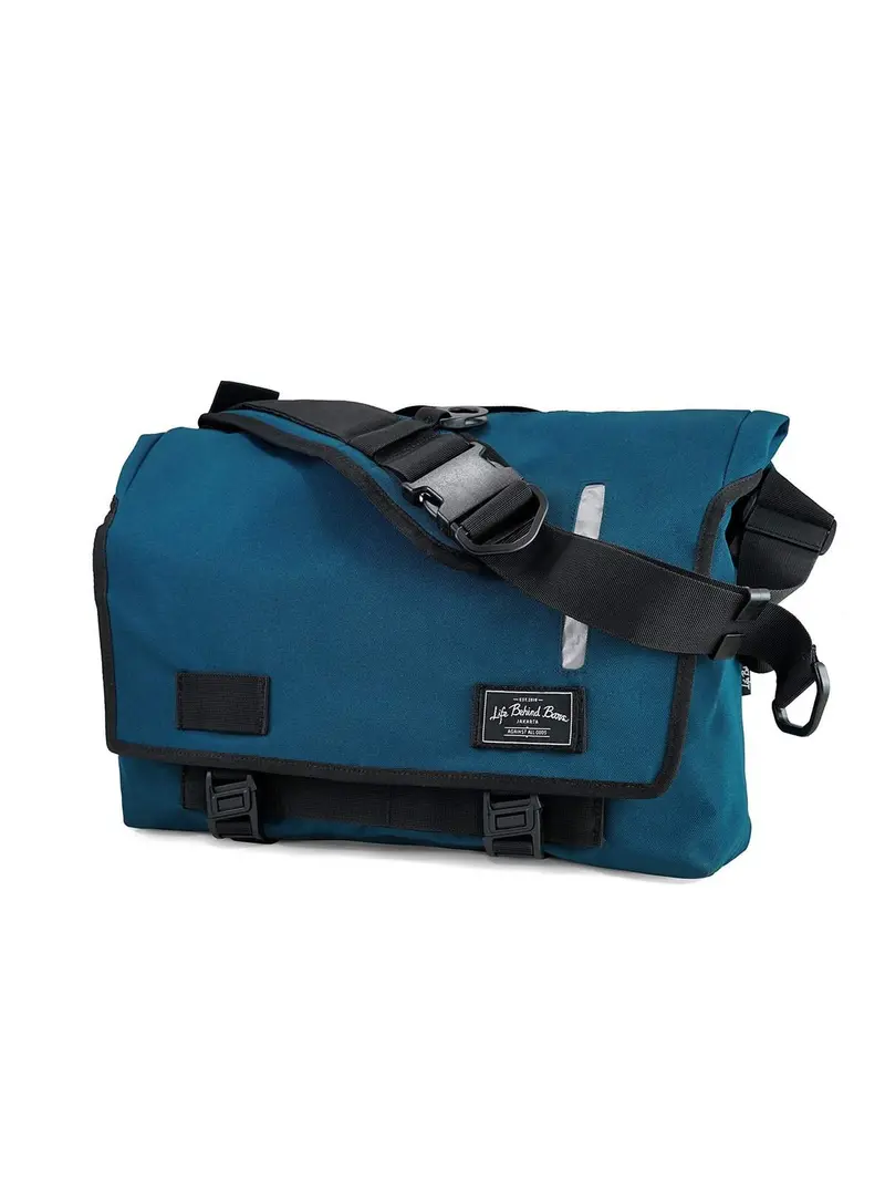 Life Behind Bars The Echelon S 22L Messenger Legion Blue 1
