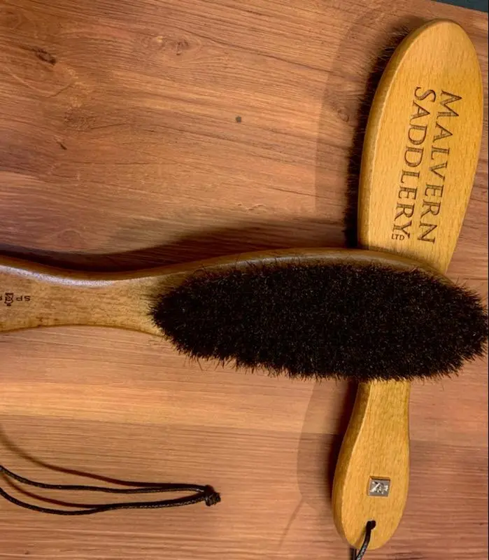 Made For Malvern Luxury Show Coat Brush 1