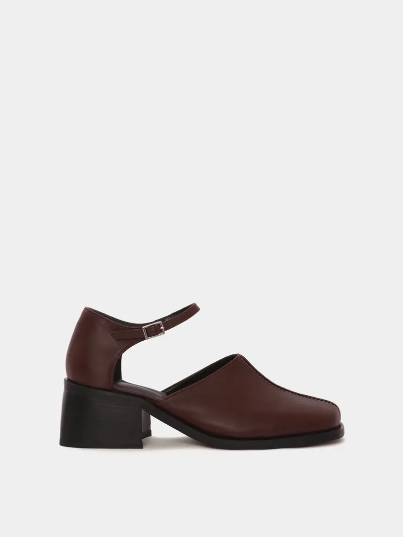 Mafra Brown Heel 1