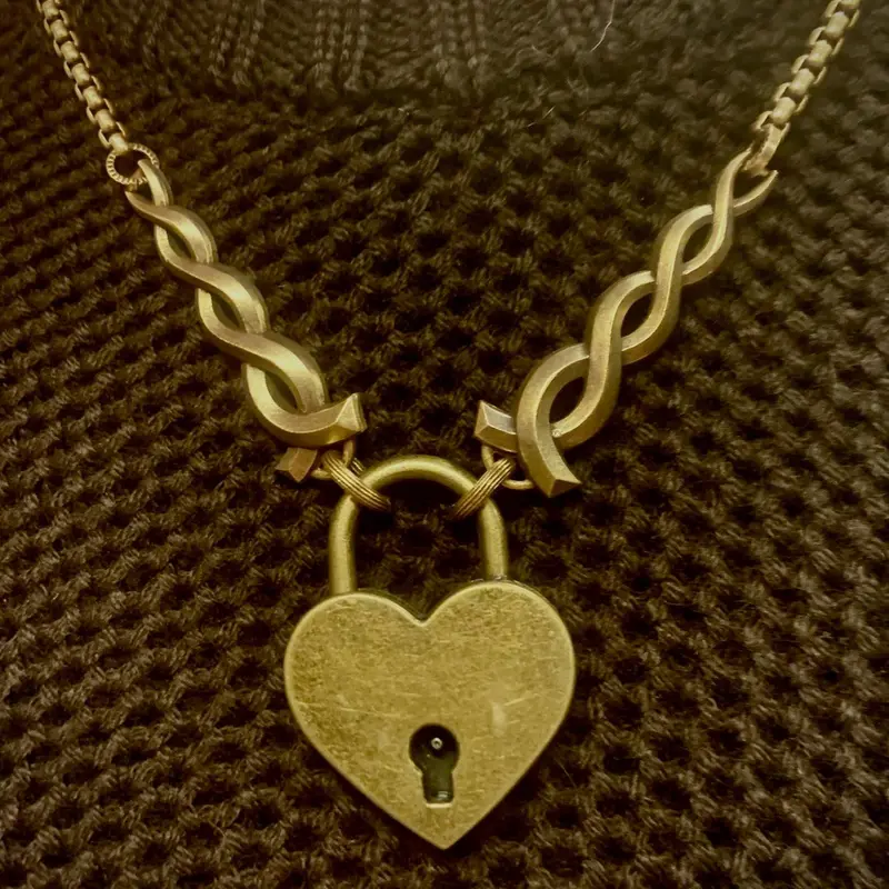 Mark Edge Heart Lock Necklace 1