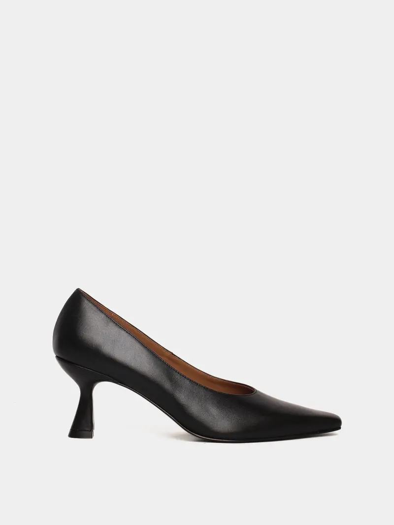 Navia Black Heel 1