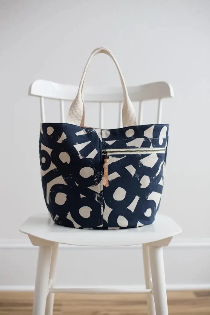 Noodlehead Crescent Tote 1