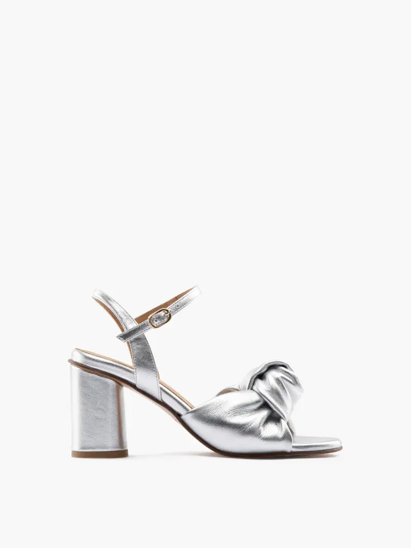 Noto Silver Heel 1