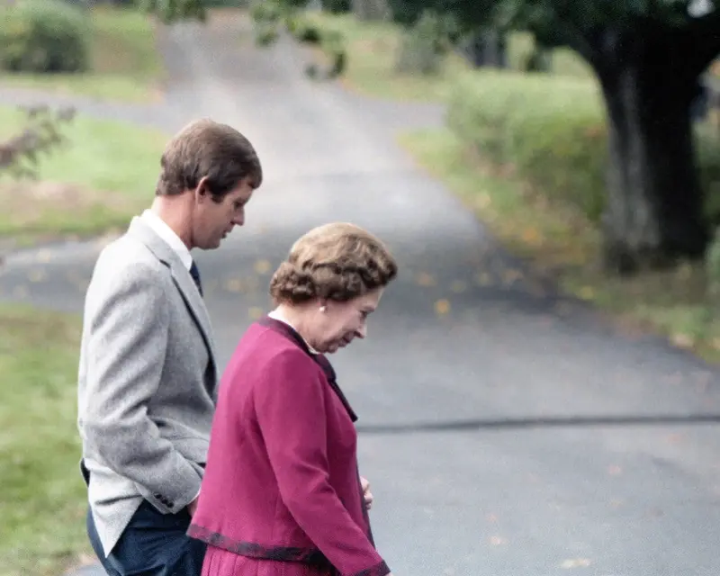Queen Elizabeth Ii With Seth Hancock 1