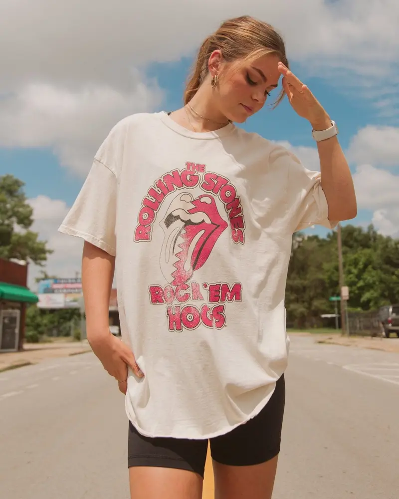 Rolling Stones Rock 'Em Hogs Off White Thrifted Tee 1