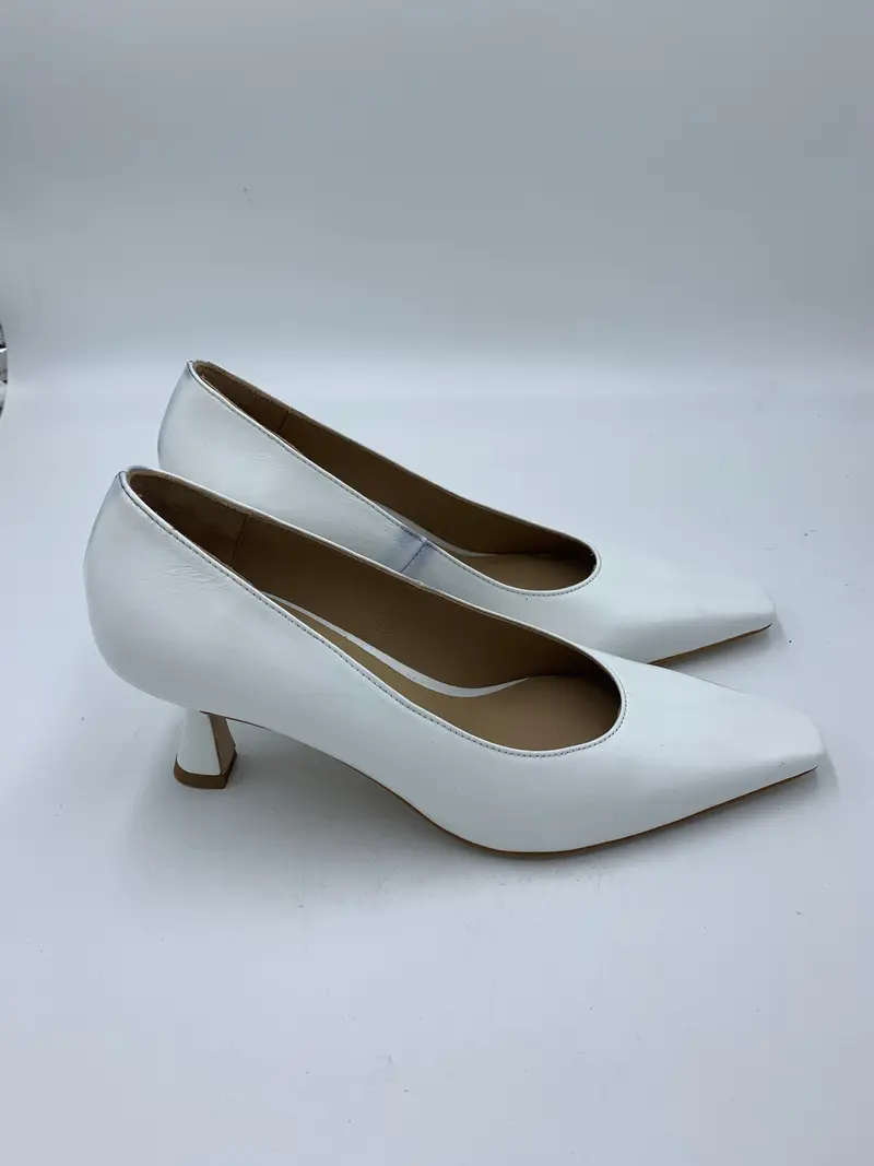 Sample Navia White 38 1