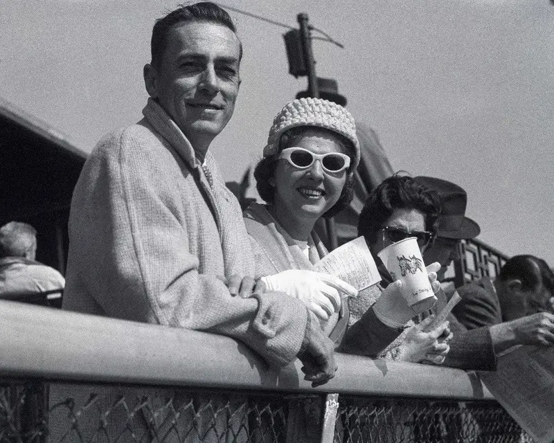 Vintage Race Fans 1