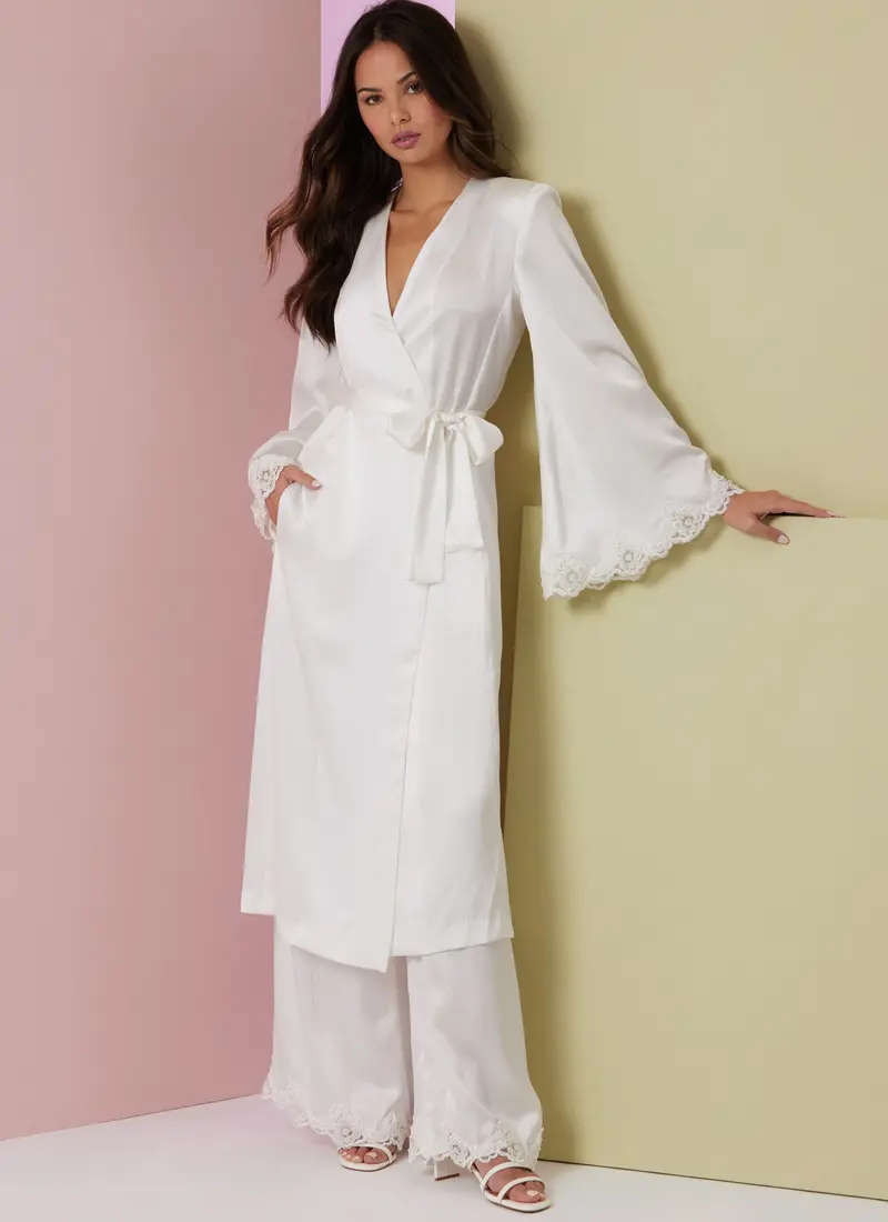 Vogue Loungewear V2020 1