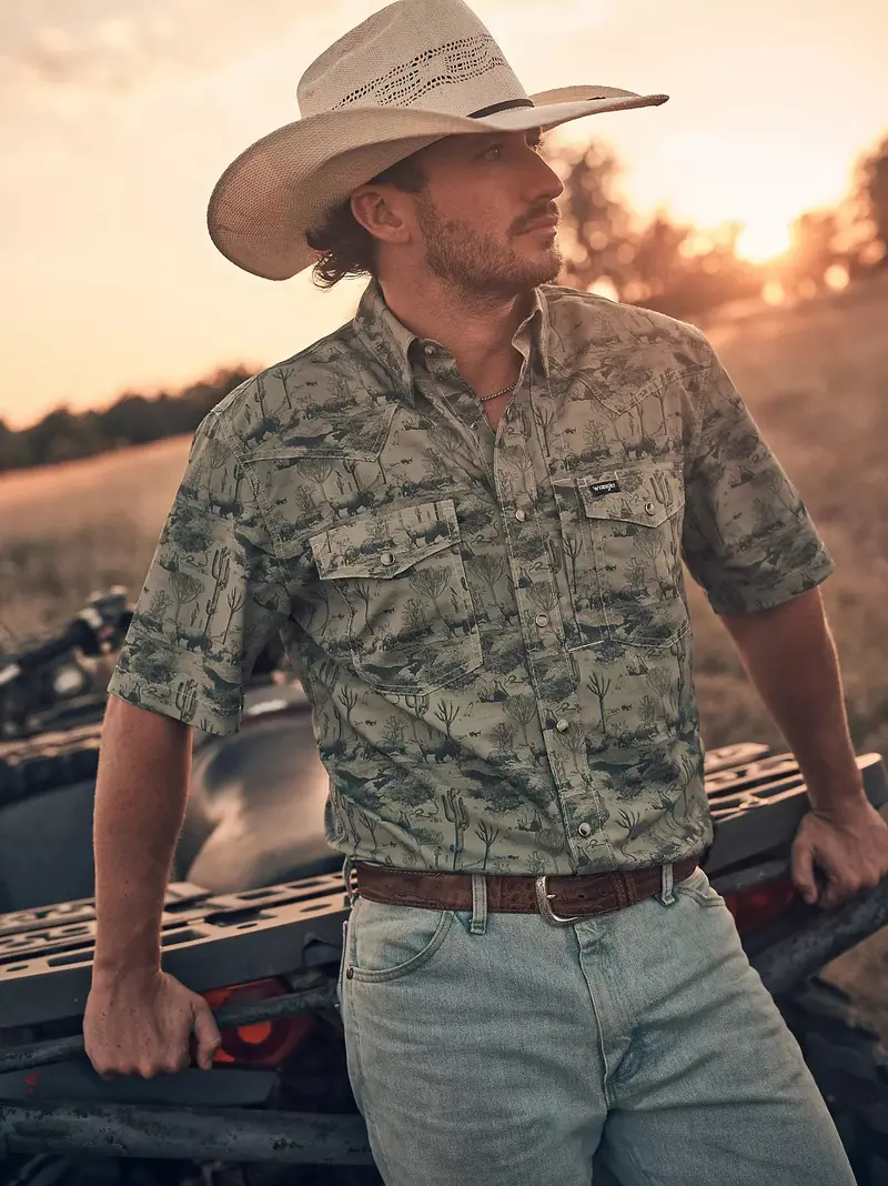 Wrangler Men's All Terrain Gear Print Performance Short-Sleeve Shirt 1