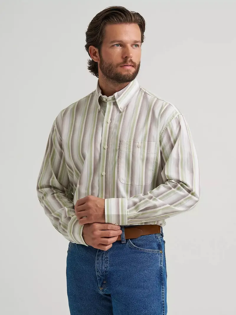 Wrangler Men's George Strait Long-Sleeve Buttondown One Pocket Shirt 1