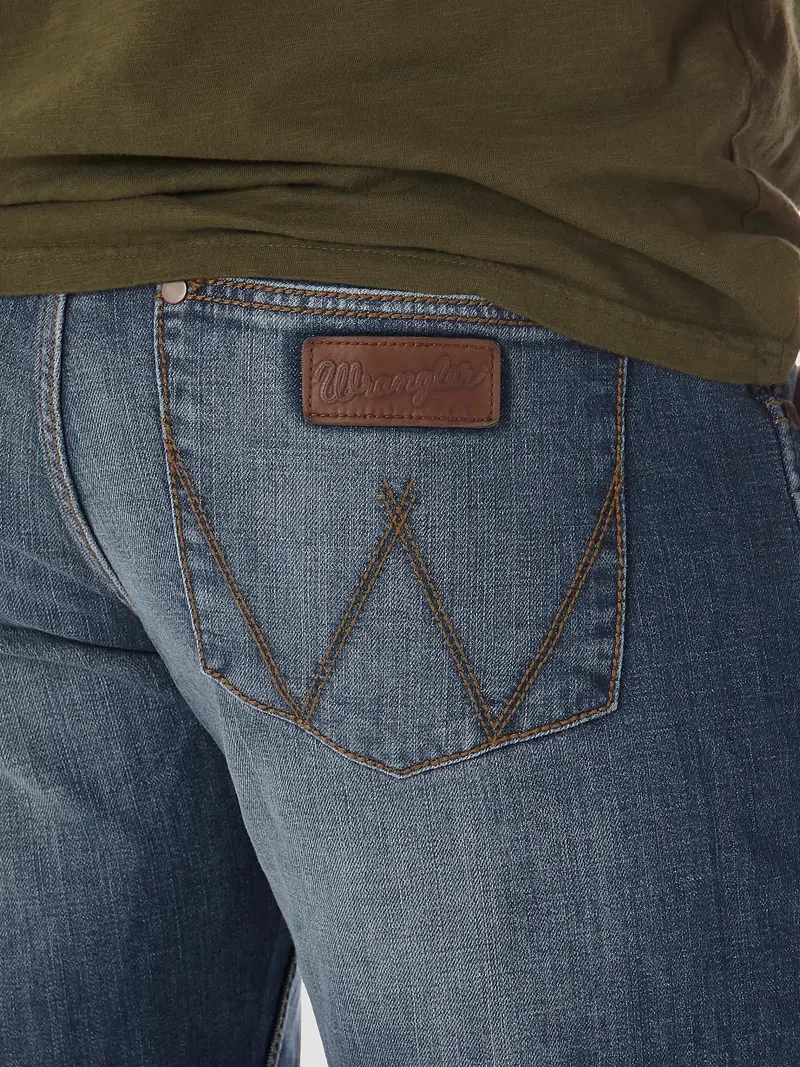 Wrangler Men's Retro Slim Fit Straight Leg Jean 2